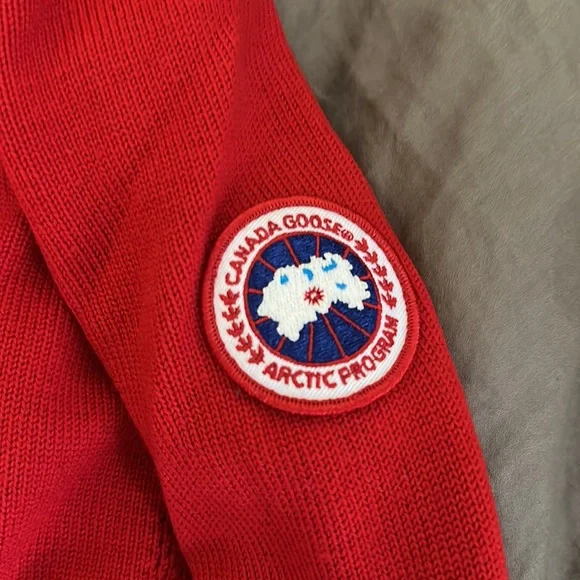 NWT - Canada Goose Fairhaven ¼ Zip Sweater Size Small - Red - Picture 6 of 8